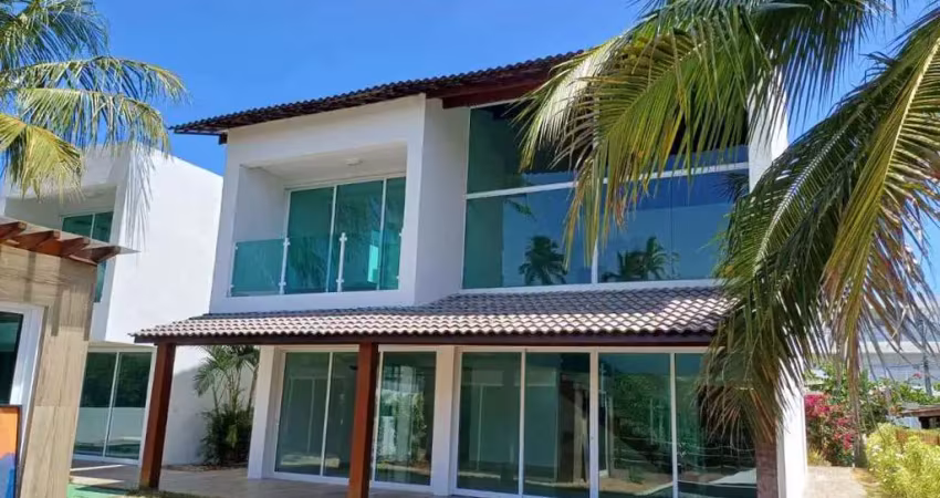 Exclusividade em toquinho: casa reformada, piscina privativa e o mar como quintal.