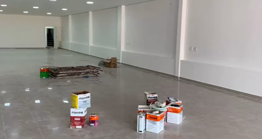 Alugo salão av fernando correa - frente trescinco- 402 m² - reformado