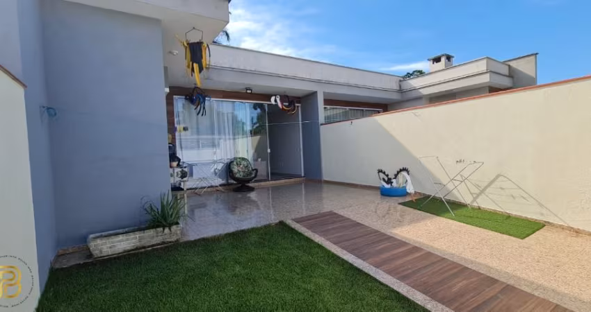 Casa a venda com 3 quartos no Centro - Balneário Piçarras - SC