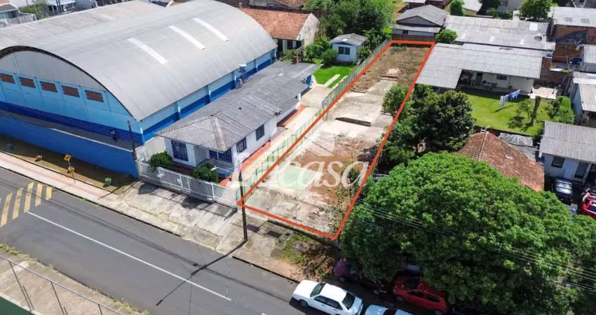 Excelente terreno a venda no batel! aceita veículo de até r$ 180.000,00 (mediante avaliação) e o restante em dinheiro.