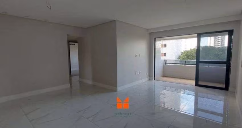 Lindo imóvel reformado e decorado em Casa Forte!