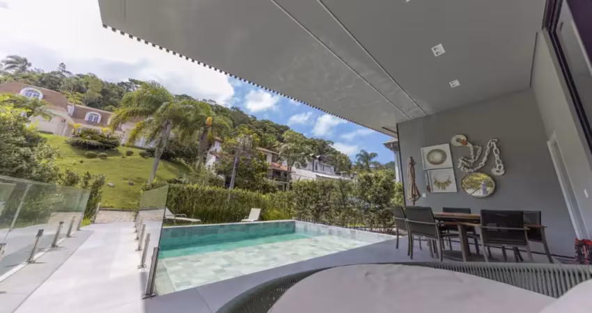 Casa em condomínio em BC
