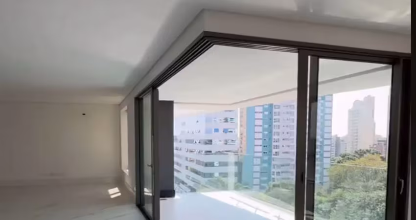 Residência Exclusiva no Ecoville: Luxo, Conforto e Sofisticação em Curitiba