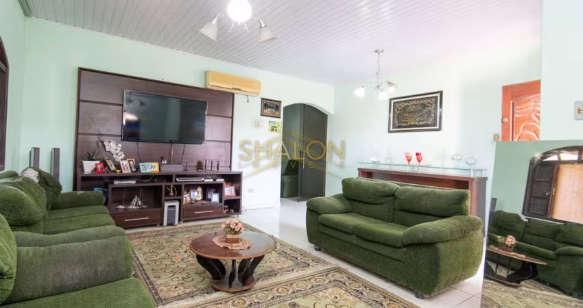<p>casa em Paraguá com piscina, 4 dormitórios, 1 suíte Máster com hidro </p>