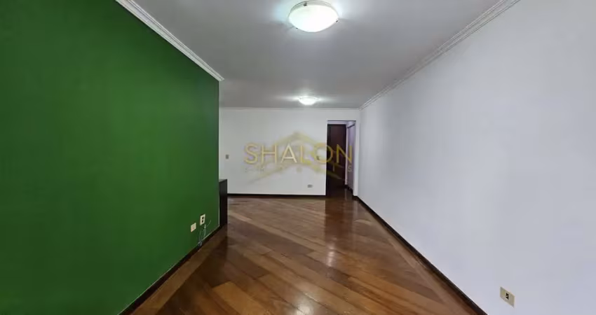 <p>apartamento, 3 quartos, suíte, sacada, 1 vaga, elevador, face norte, ao lado da feirinha, bacacheri, curitiba</p><p> </p>