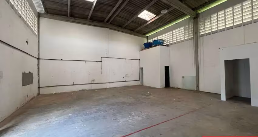 Barracão / Galpão / Depósito para alugar na Rua William Nascimento, 100, Caji, Lauro de Freitas