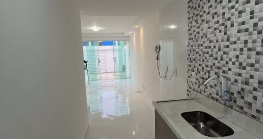 Casa com 3 quartos à venda na Rua Milena Ramone Alencar Ramos, Ipitanga, Lauro de Freitas