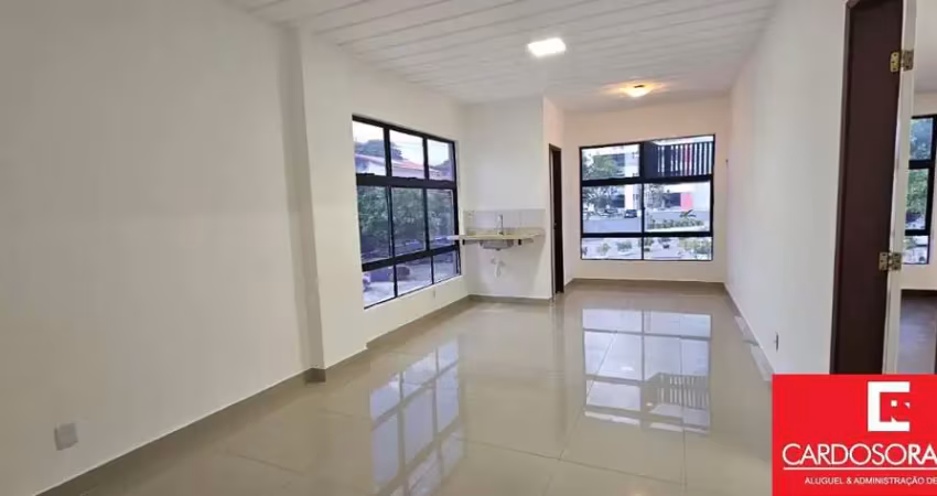 Sala comercial com 2 salas para alugar na Avenida Luiz Tarquínio Pontes, 2580, Vilas do Atlantico, Lauro de Freitas