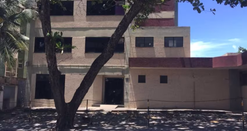 Prédio para alugar na Rua Professor Isaías Alves de Almeida, 149, Costa Azul, Salvador