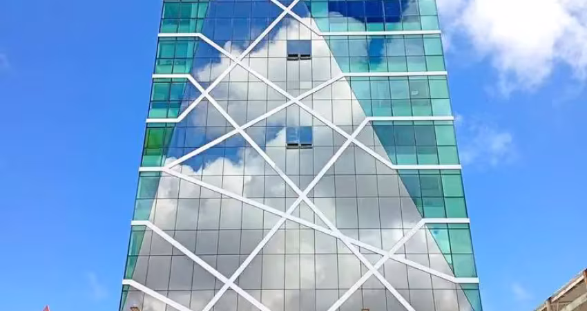 Sala comercial à venda na Avenida Luís Viana Filho, Alphaville I, Salvador