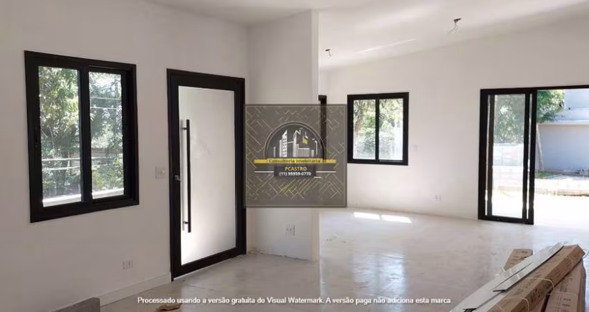Casa à venda na Estrada Fazendinha, Jardim Ana Estela, Carapicuíba - SP