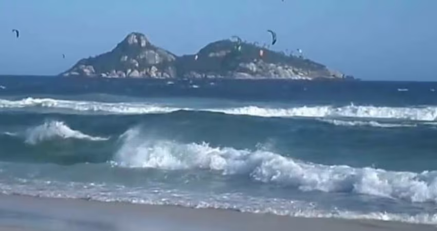 Apartamento à venda na Avenida Rachel de Queiroz, Barra da Tijuca, Rio de Janeiro - RJ