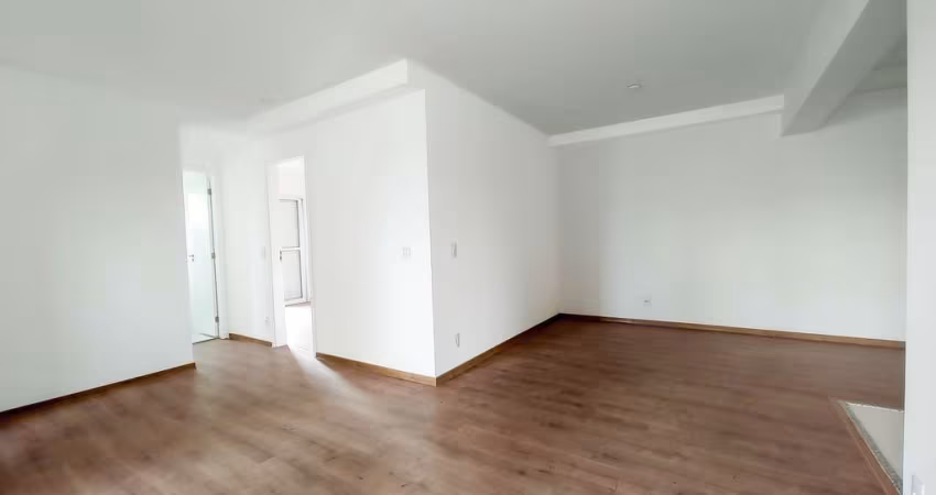Apartamento à venda na Avenida Sebastião Davino dos Reis, Jardim Tupanci, Barueri - SP