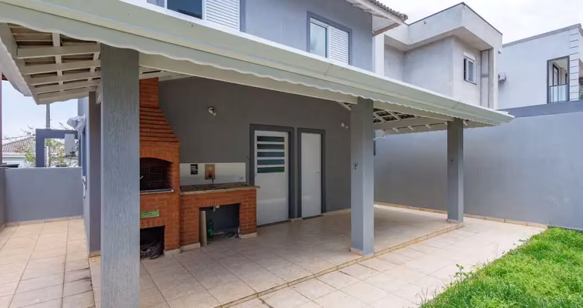 Casa à venda na Alameda Macadâmia, Moinho Velho, Cotia - SP
