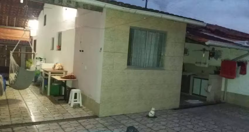 Casa à venda na Rua Osvino Ferreira Alves, Campo Grande, Rio de Janeiro - RJ