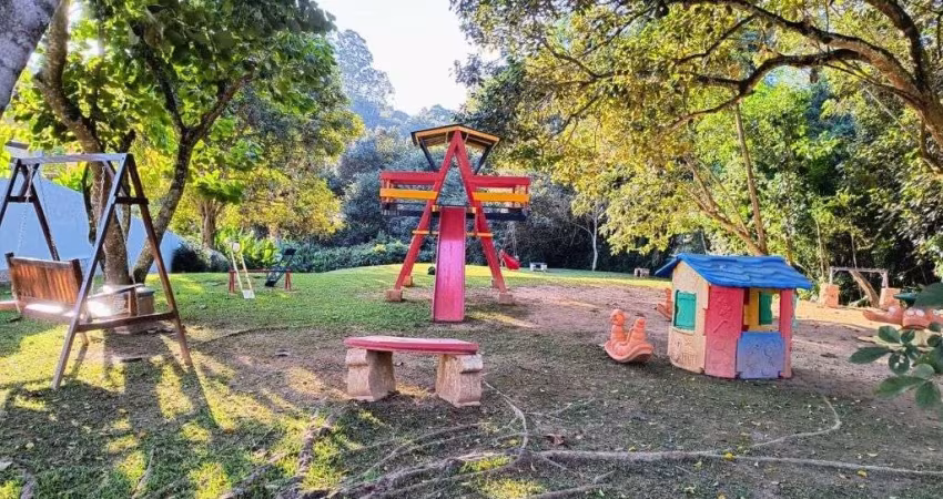 Terreno à venda na Avenida das Américas, Recanto Impla, Carapicuíba - SP
