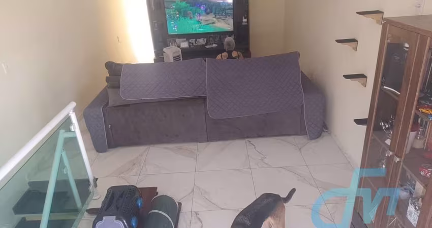 Casa à venda na Rua Sete, Jardim Cambuci, Mogi das Cruzes - SP