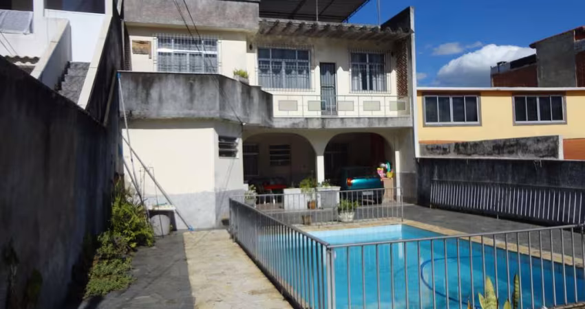 Casa à venda na Rua Cincinato Chaves, Vista Alegre, Rio de Janeiro - RJ