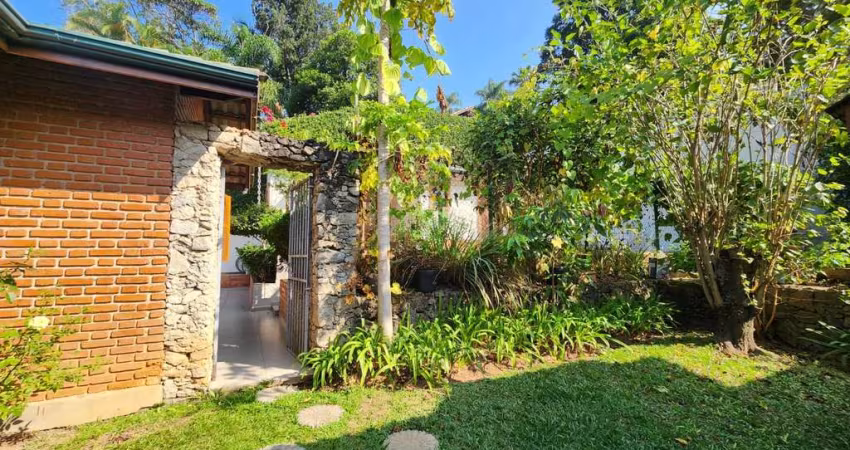 Casa de Condomínio à venda na Rua Porto Rico, Chácara de La Rocca, Carapicuíba - SP