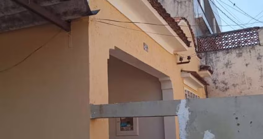 Casa à venda na Rua Joacena, Cavalcanti, Rio de Janeiro - RJ