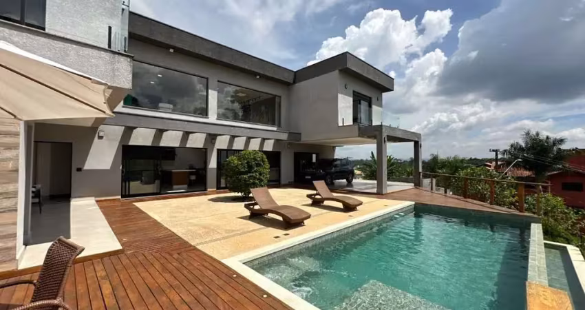 Casa à venda na Rua Grande Otelo, Jardim Indaiá, Embu das Artes - SP