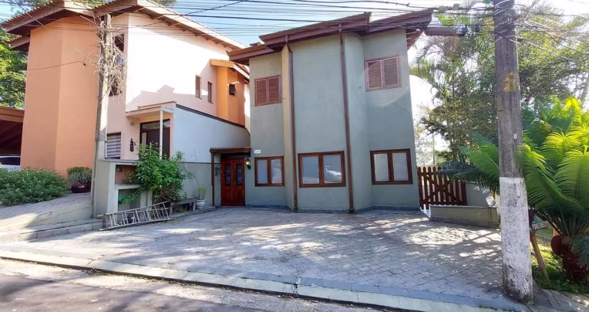 Casa para alugar na Rua Campos Elíseos, Petit Village, Cotia - SP