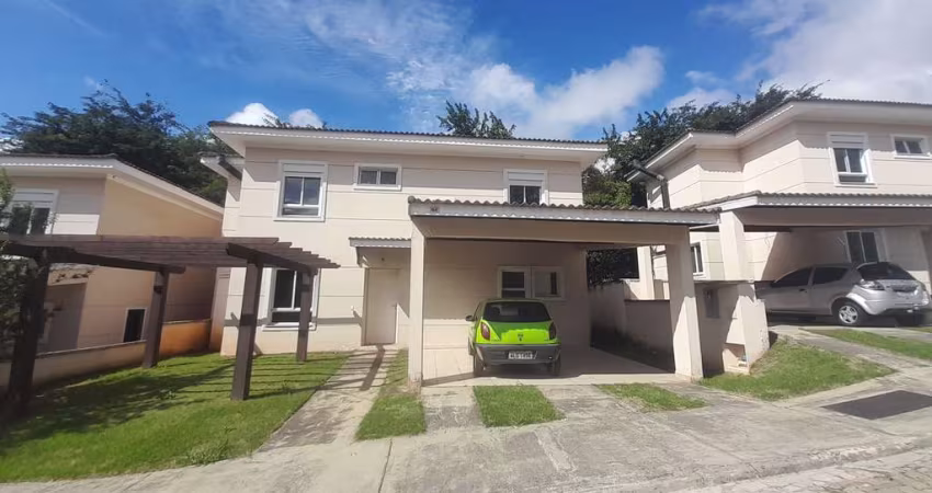 Casa à venda na Rua Adozinda Lopes, Jardim da Glória, Cotia - SP