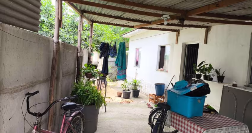 Casa à venda na Rua Vinte e Um de Abril, Vila Santa Alice, Duque de Caxias - RJ