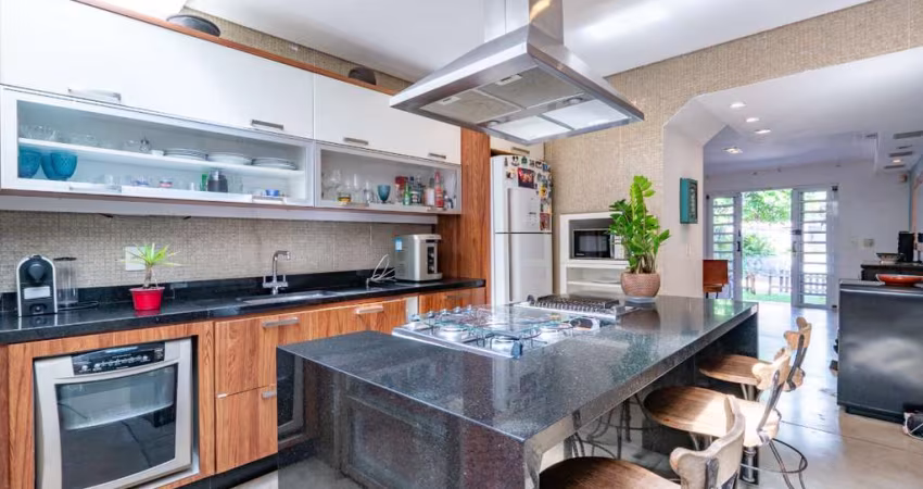 Casa à venda na Rua Vicente Leporace, Campo Belo, São Paulo - SP