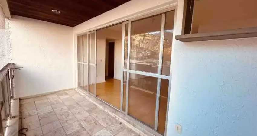 Apartamento à venda na Rua Botucatu, Grajaú, Rio de Janeiro - RJ