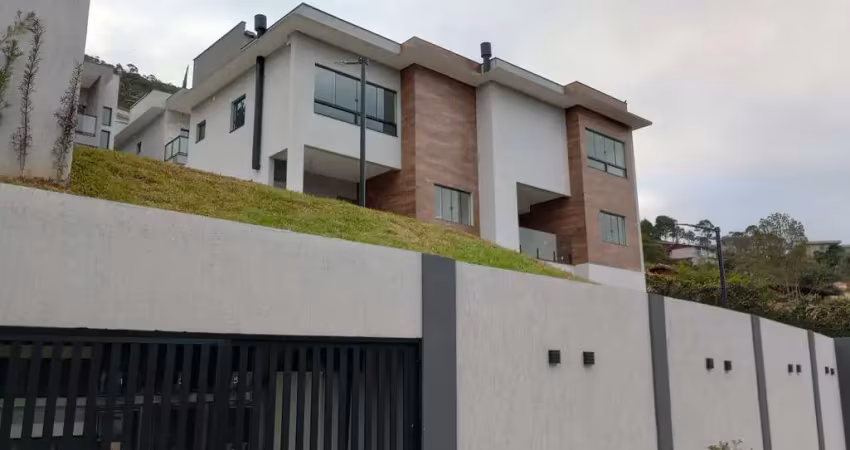 Casa de condomínio à venda na rua lazar segal, golfe, teresópolis - rj