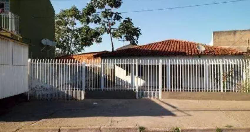 Casa a venda com tres quartos no bairro campo velho cuiaba