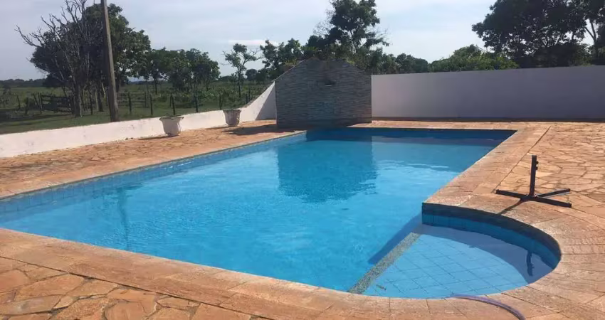 Vende-se Sitio 64 hectares localizada próximo a Cuiabá