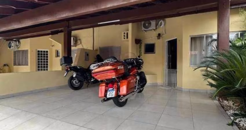 Casa térrea à venda no Condomínio Dunas do Areão  Cuiabá