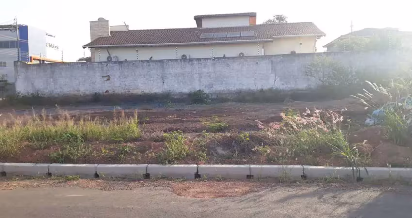 Terreno à venda na Avenida Fernando Correa da Costa, Morada dos Nobres, Cuiabá