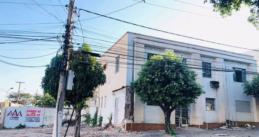 Esquina  comercial de esquina na Av. 15 de novembro Porto