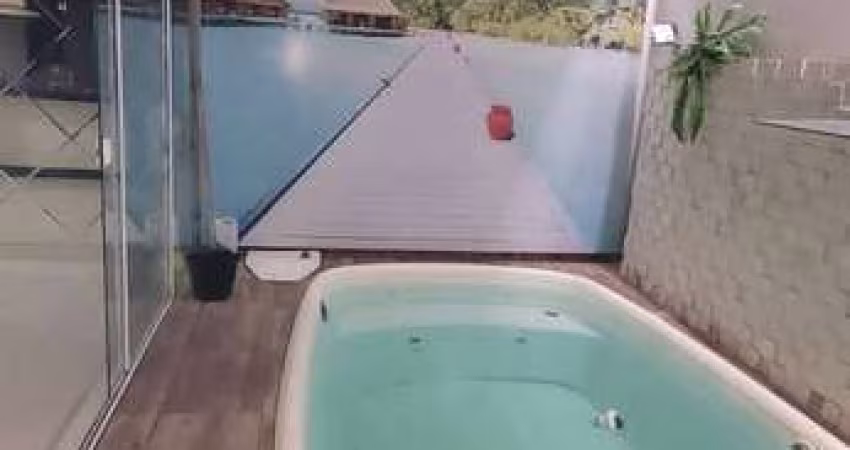 Vende-se Casa com Piscina no Condomínio Terra Nova