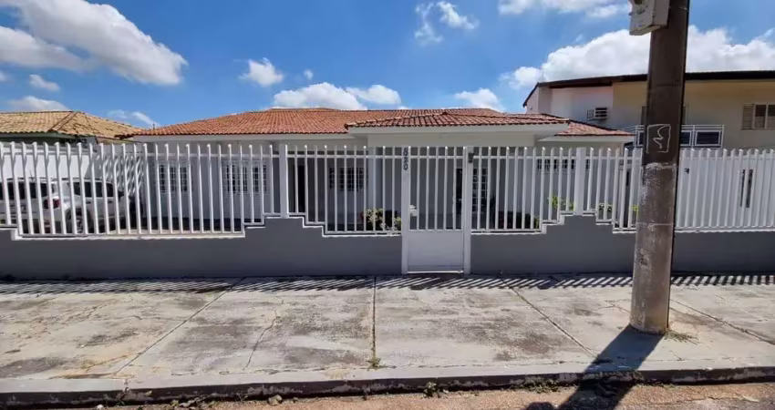 Magnifica casa no J.Califórnia,4 suítes, garagem cobertas, por R$1.300.000
