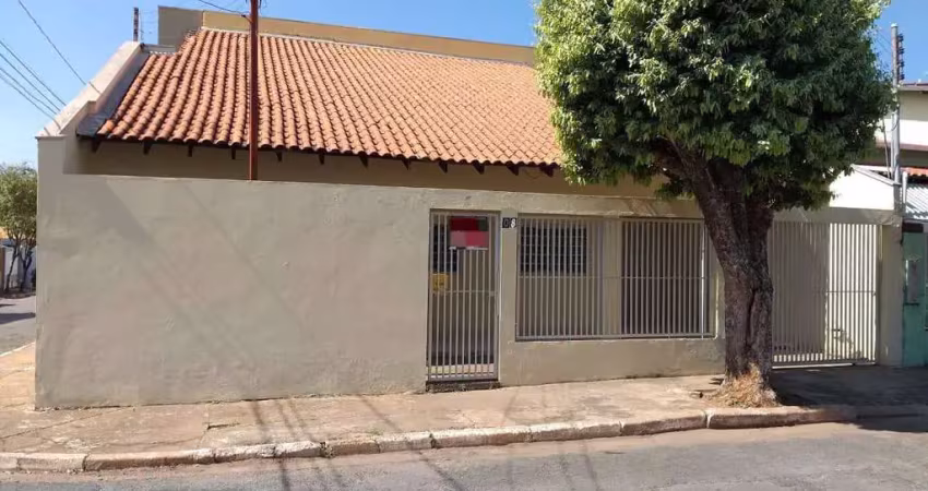 Sobrado de esquina  5 quartos com piscina  Morada do Ouro
