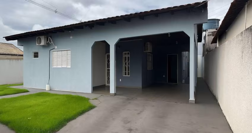 VENDE-SE Casa de esquina no CPA-2, a apenas 80 metros da Av.