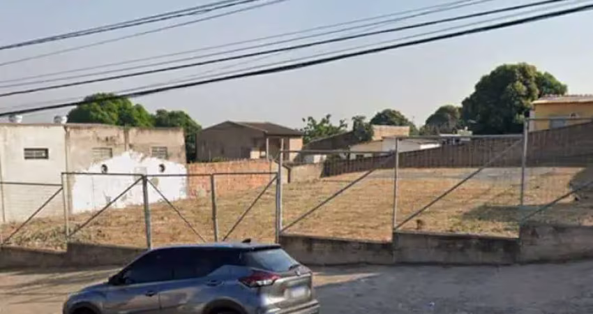Terreno comercial de esquina a venda contendo 1440m2