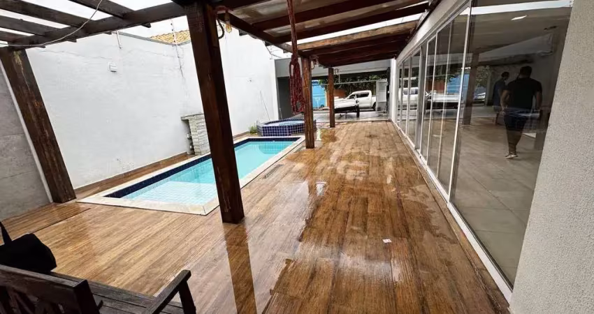 Casa a venda 3 quartos sendo 1 suíte  bairro jardim comodoro