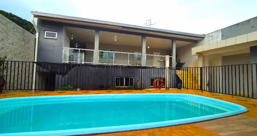Excelente Casa Ampla, 6 Dormitórios, 7 Banheiros