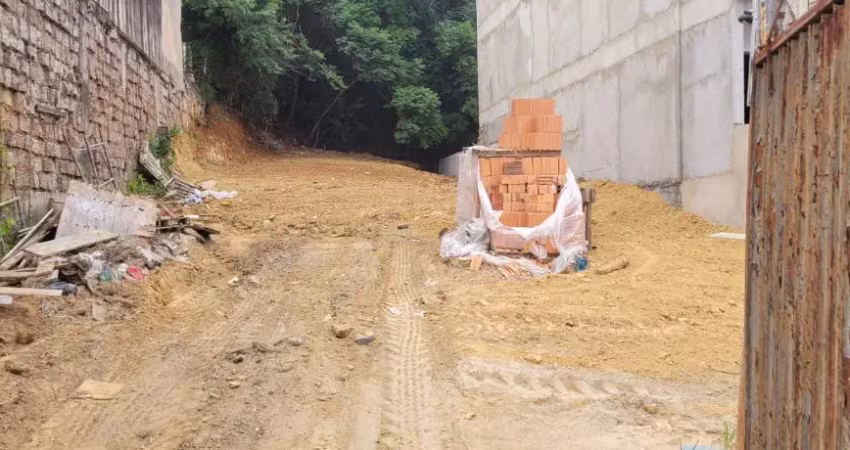 Terreno limpo, nivelado, 10×37m na chacara das pedras.