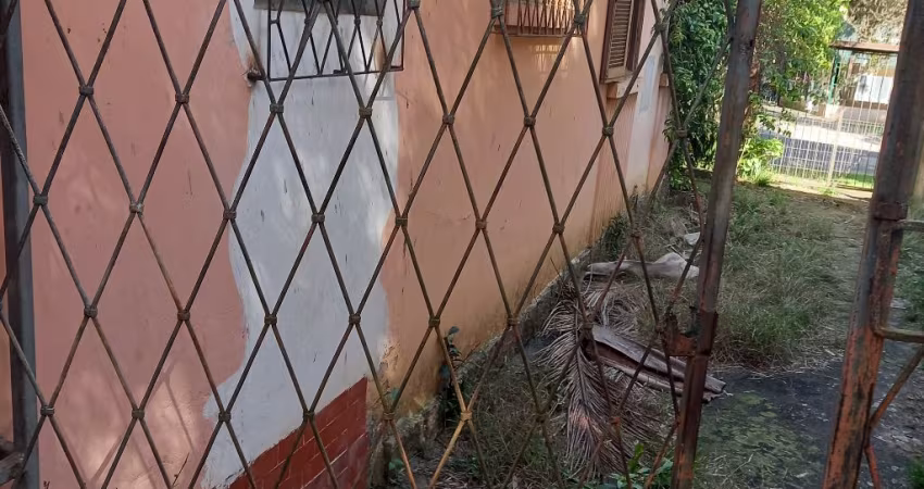 Terreno 11× 37m, ESCRITURADO,COM CASA ANTIGA, R JOSÉ GERTUM.000