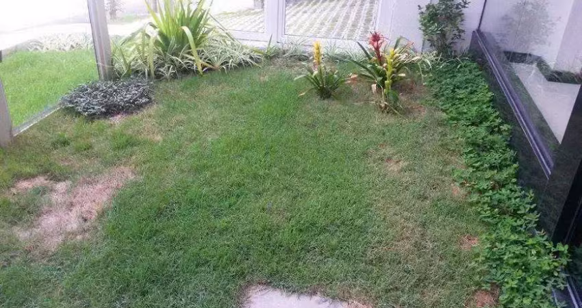 Terreno com 10m frente 55 m e profundidade 55 m,total 550m2