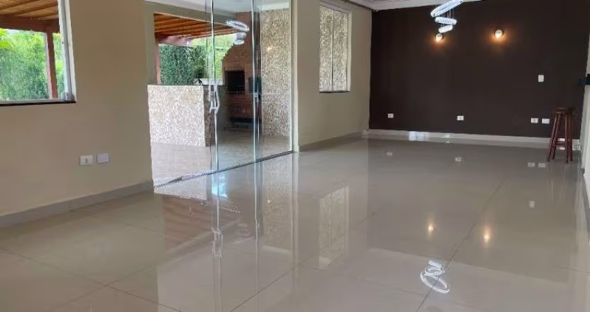 Casa a venda no Condomínio Aruã em Mogi das Cruzes.