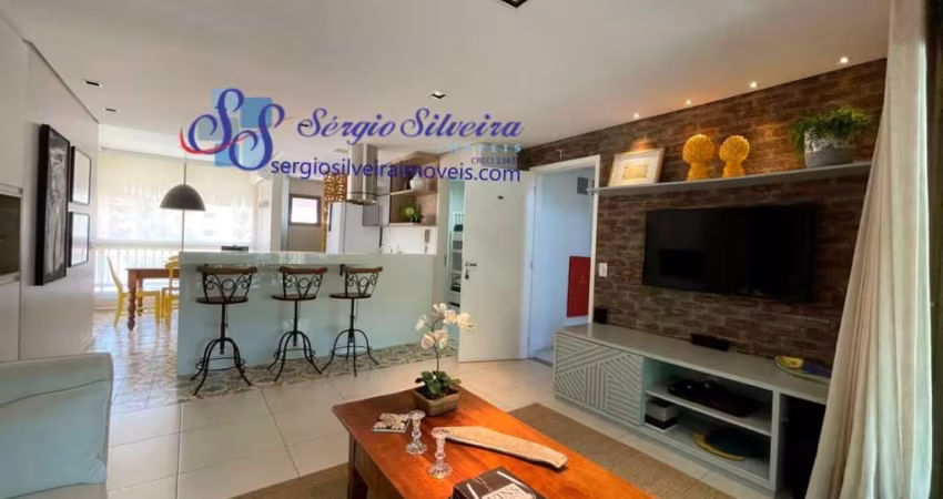 Lindo apartamento no Porto das Dunas com 3 suítes, varanda gourmet. Lazer completo.