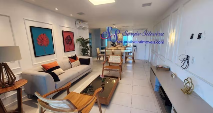 Apartamento frente mar e mobiliado no Golf Ville com 3 suítes.