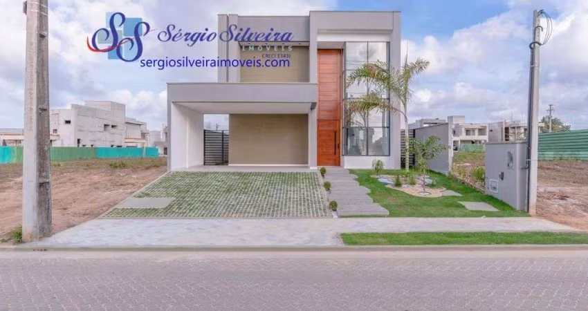 Linda casa duplex na Cidade Alpha com 3 suítes, piscina privativa.